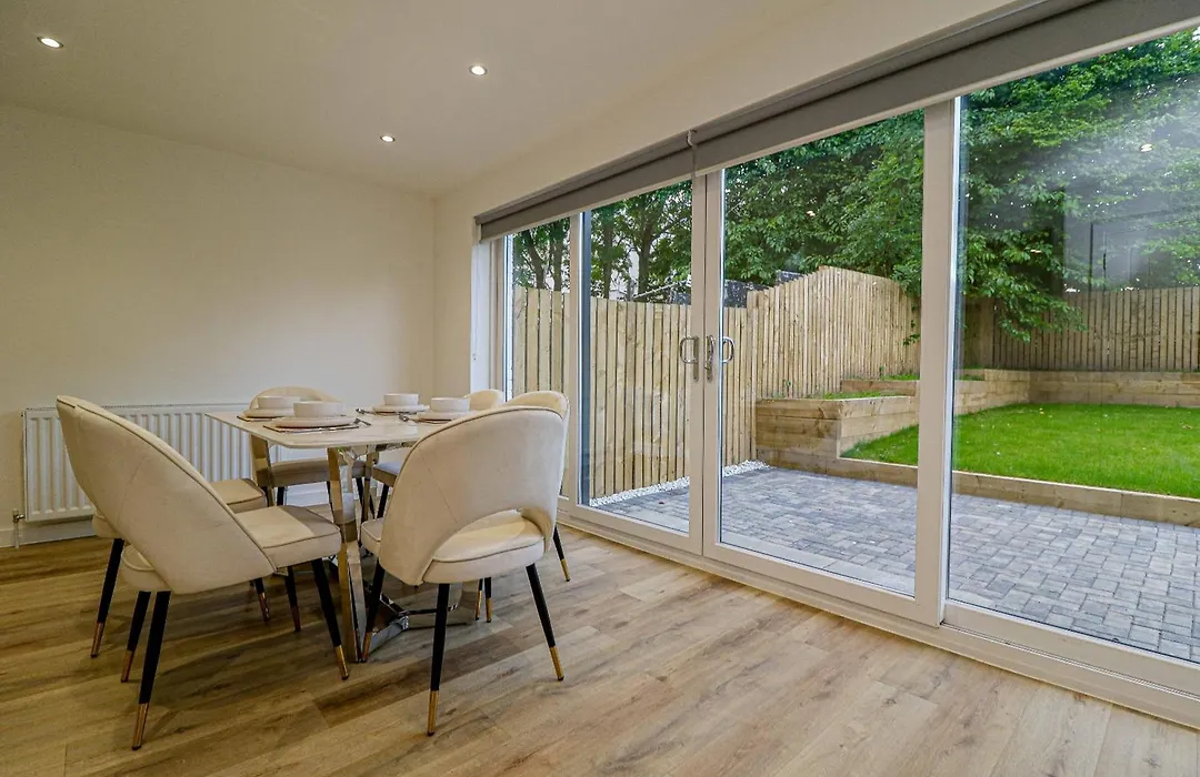 Wyndford Riverside House-1