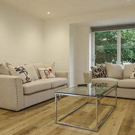 Wyndford Riverside House-2